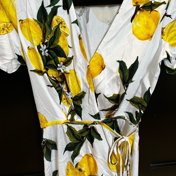 Wrap dress from Lulus! Lemon print wrap dress - Picture 2 of 2
